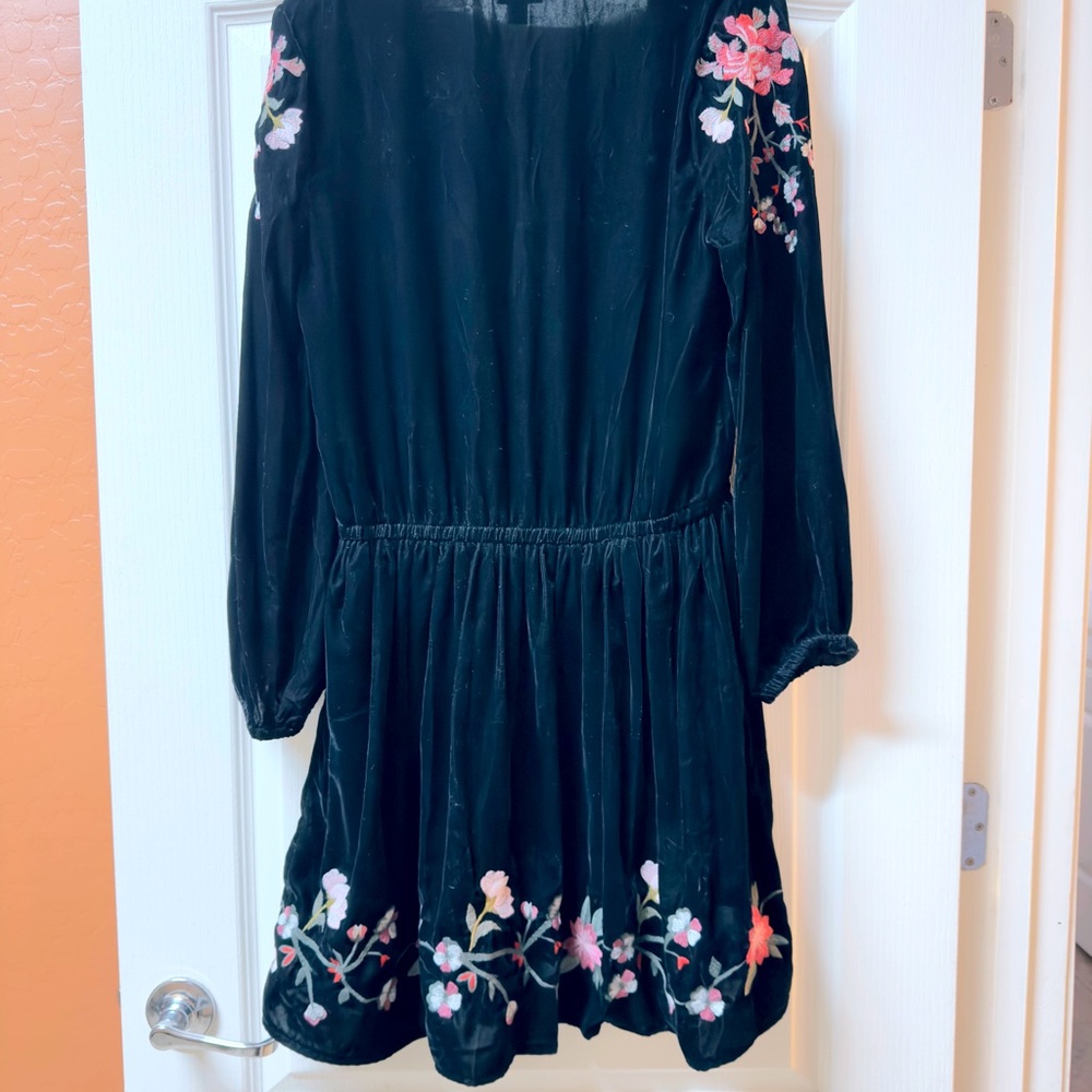 Black Velvet Floral Embroidery Dress 20” Bust, 15” Waist, 38.5” L. PRICE IS FIRM - Picture 7 of 7